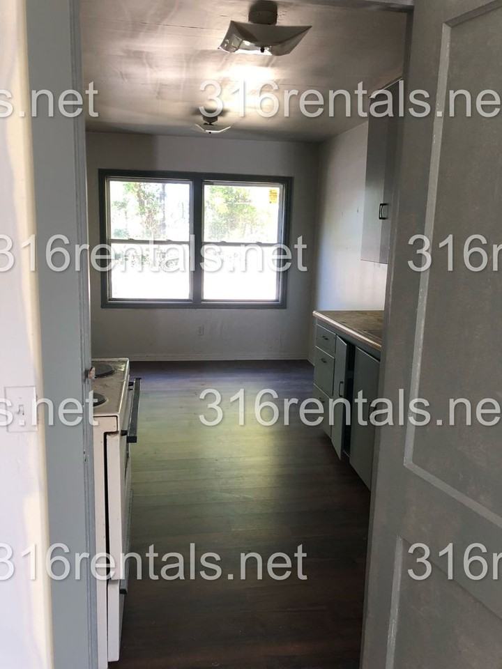 419 Sw 3rd St #421 - Photo 3 of 11