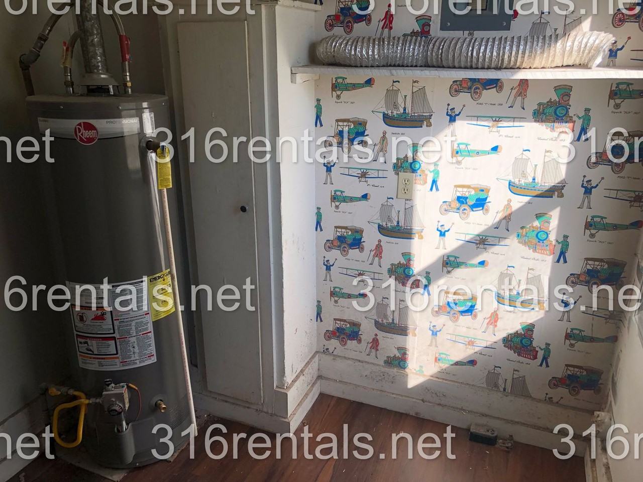 419 Sw 3rd St #421 - Photo 4 of 11