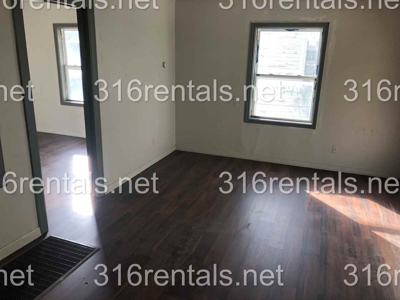 419 Sw 3rd St #421 - Photo 5 of 11