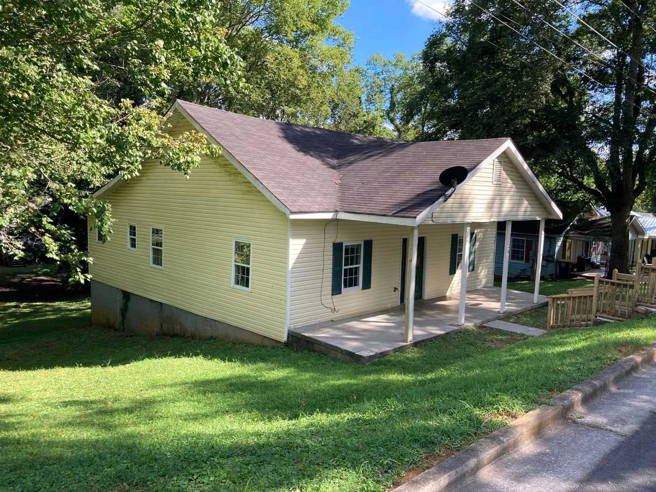 224 Couper St Ne - Photo 3 of 18