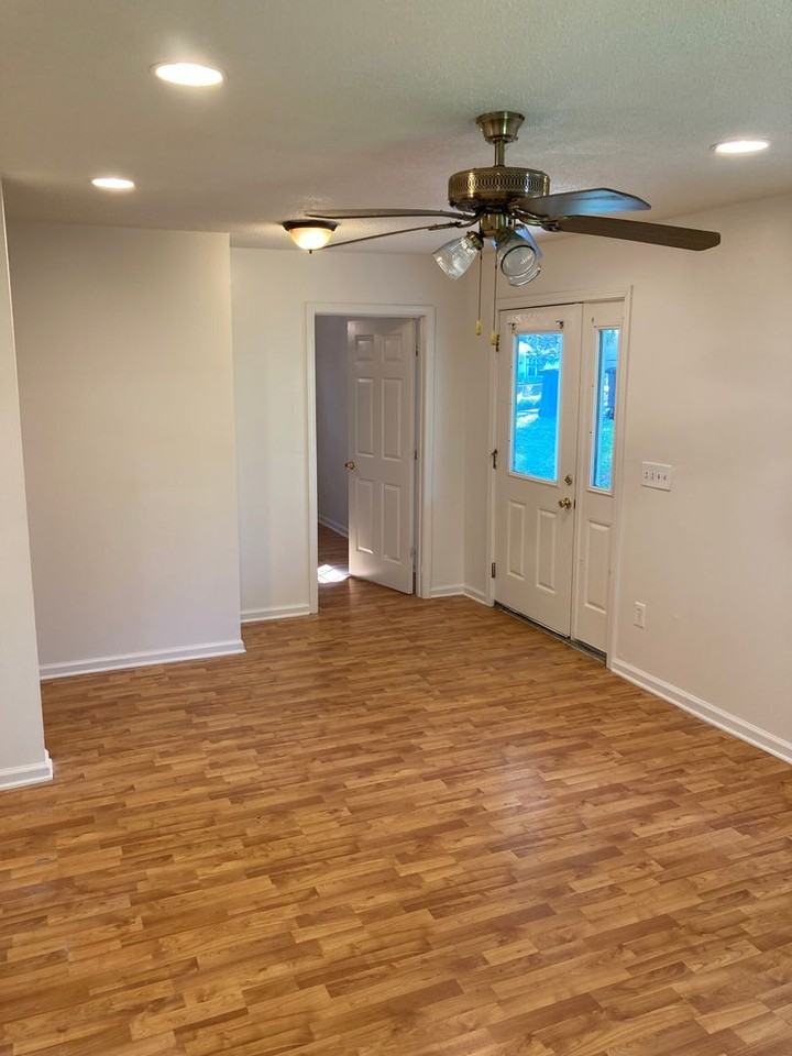 224 Couper St Ne - Photo 4 of 18