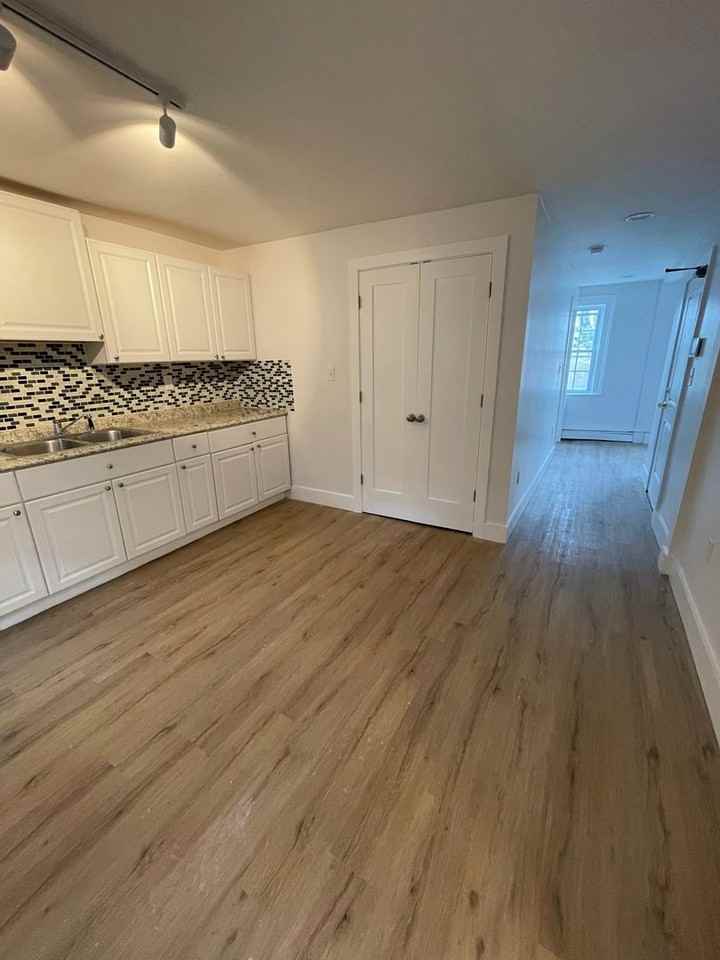 305 Liberty St - Photo 3 of 11