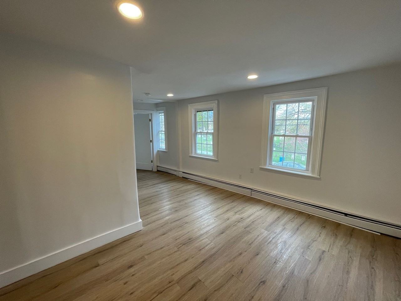 305 Liberty St - Photo 4 of 11