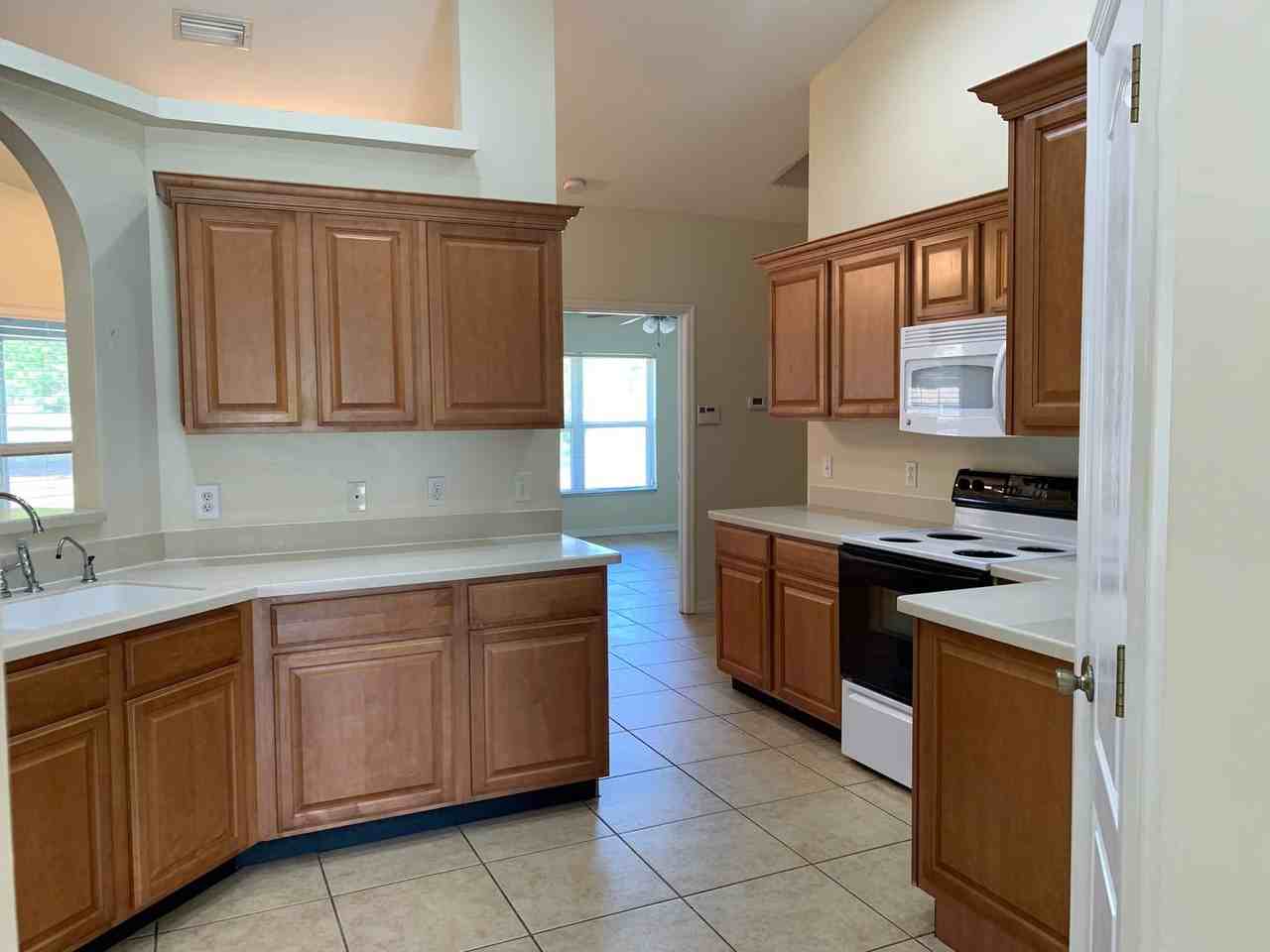 20754 Nw 57th Pl - Photo 6 of 29