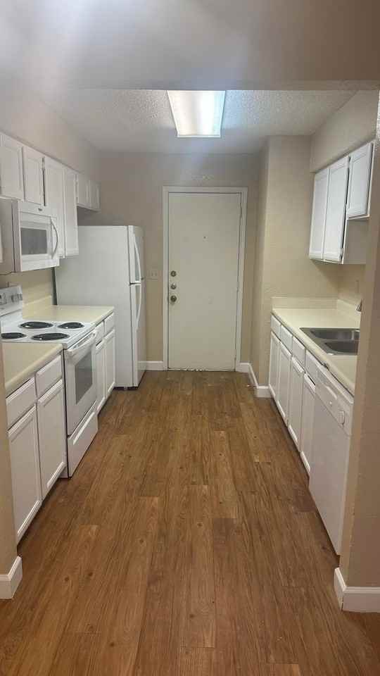 9713 Copper Creek Dr #B - Photo 6 of 9