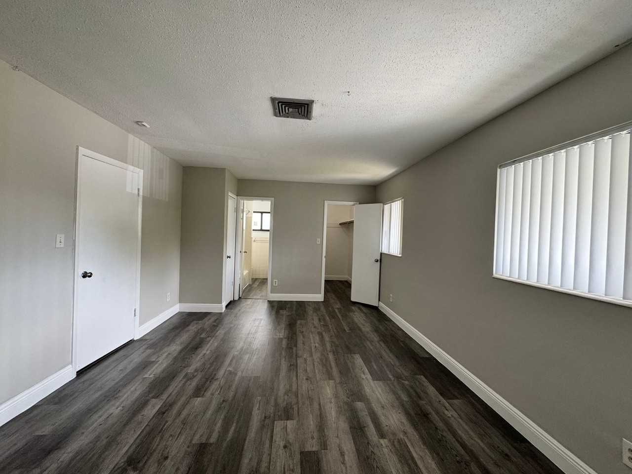 ACS 1041 LLC - Photo 5 of 18