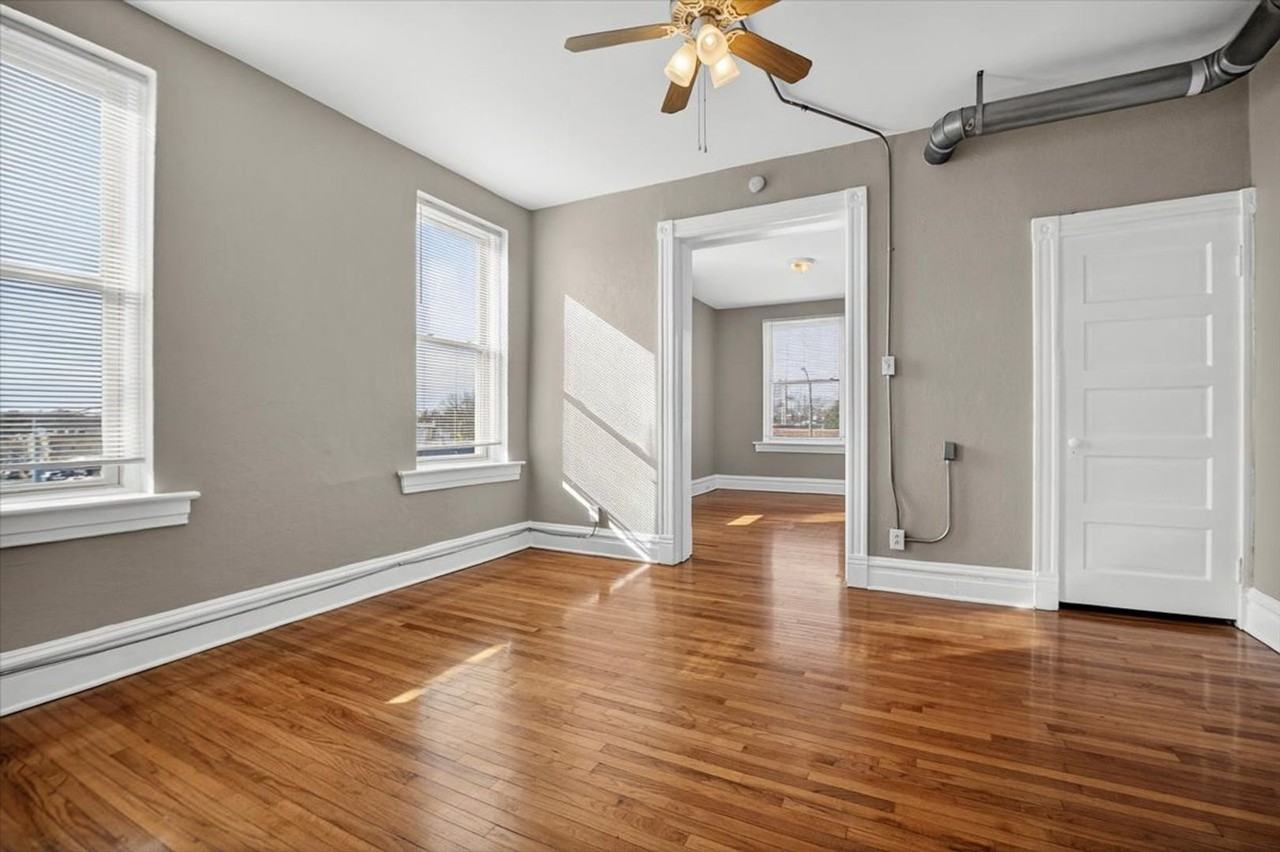 6838 Gravois Ave - Photo 2 of 20