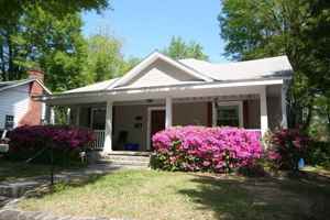 featured image of 1210 Clarendon St