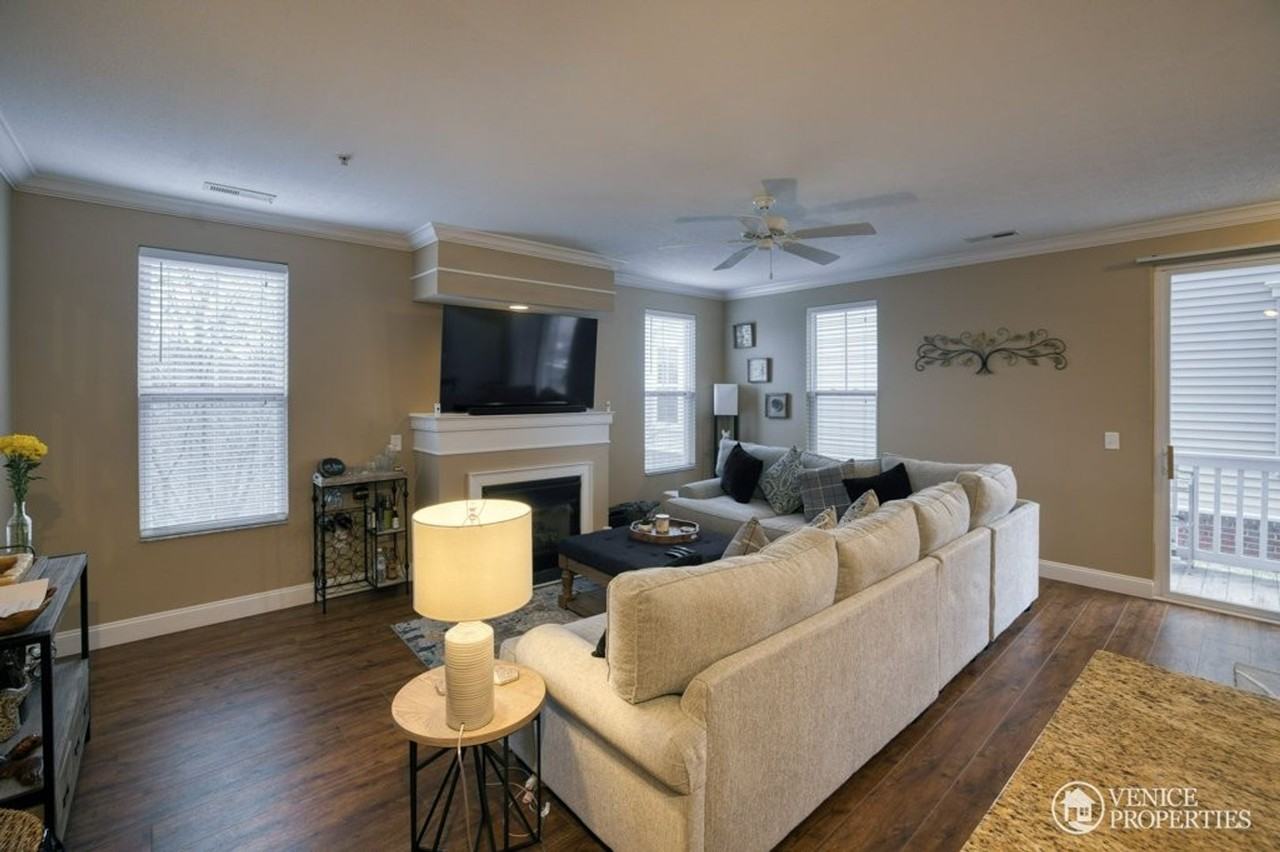 1769 1769 Drayton Court - Photo 4 of 22