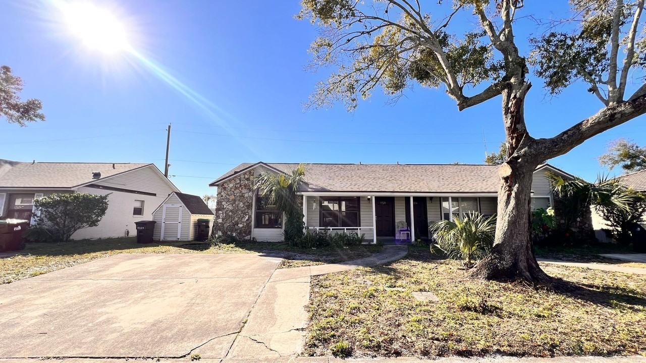 5520 Charleston St - Photo 2 of 30