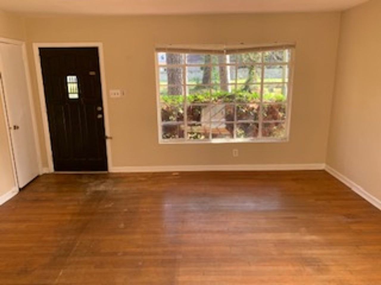 418 Durande Dr - Photo 2 of 13