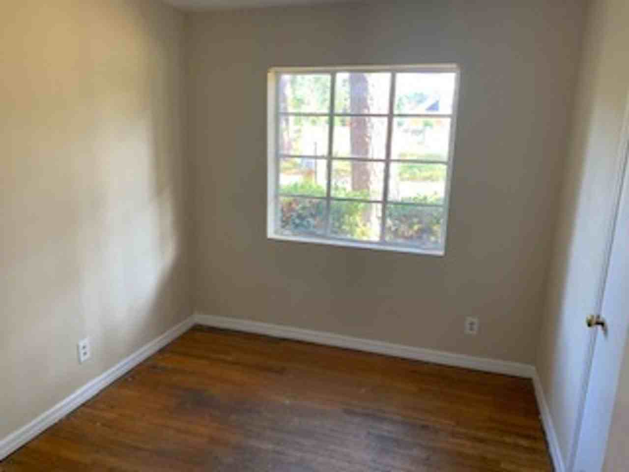 418 Durande Dr - Photo 4 of 13