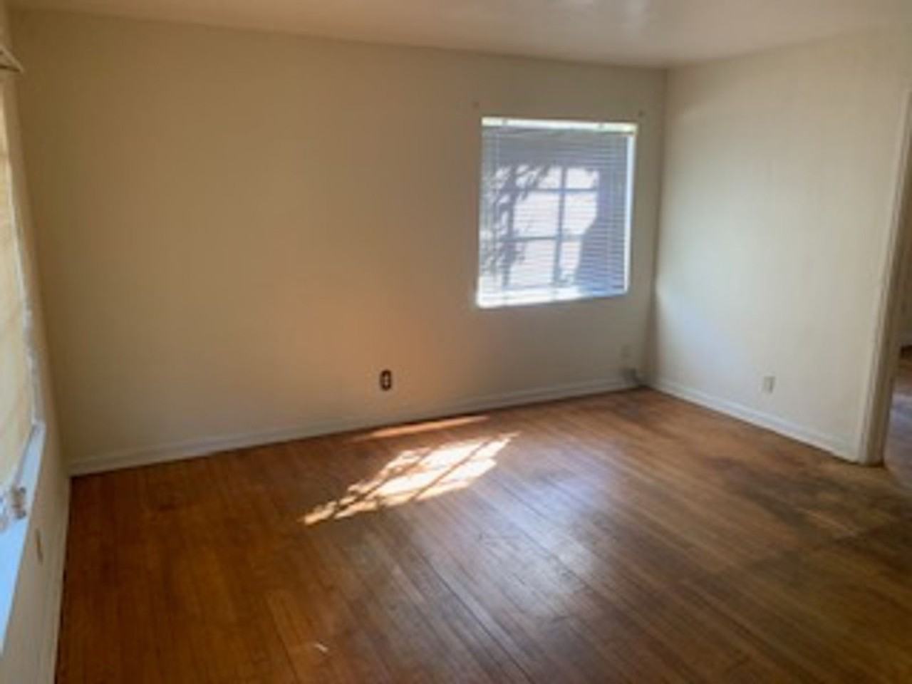 418 Durande Dr - Photo 5 of 13