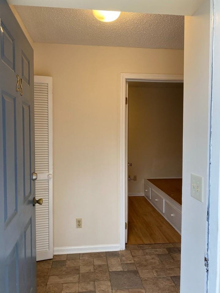 1227 Barnwell St - Photo 3 of 15