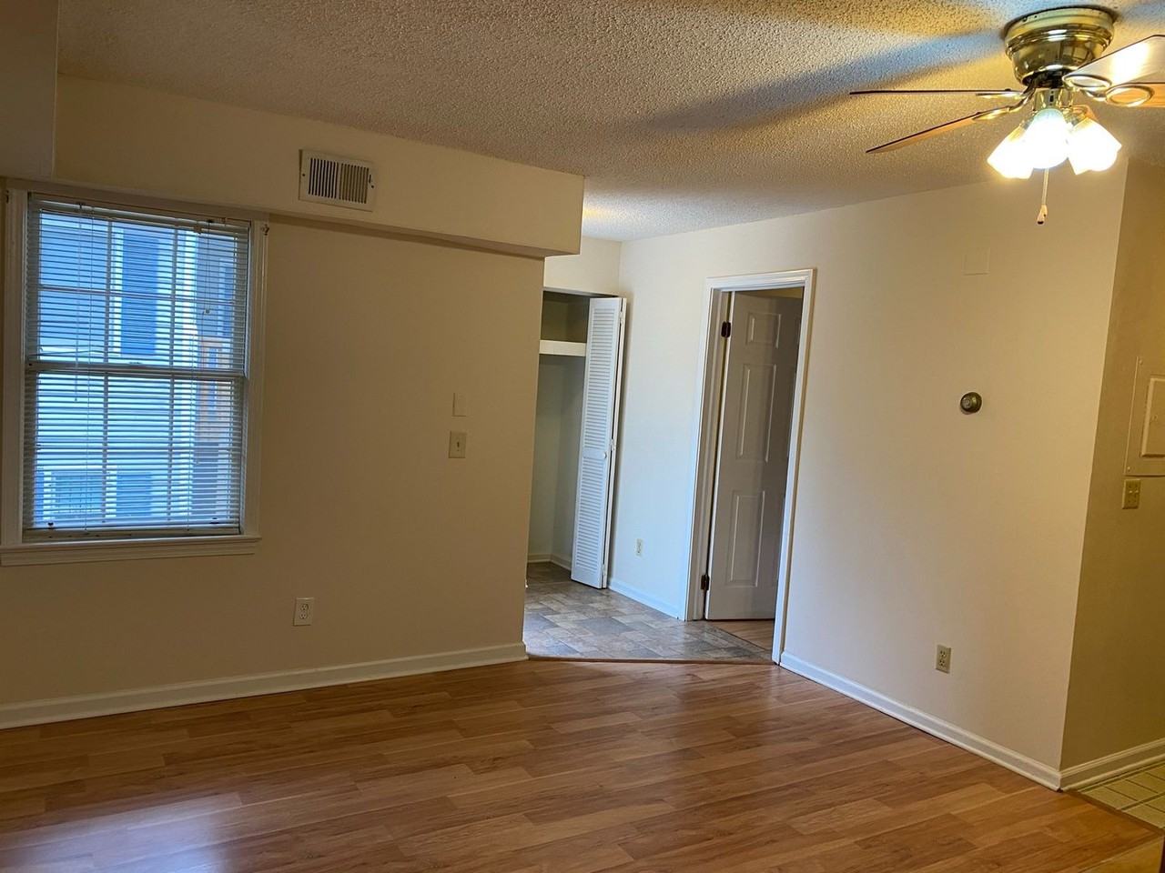 1227 Barnwell St - Photo 5 of 15