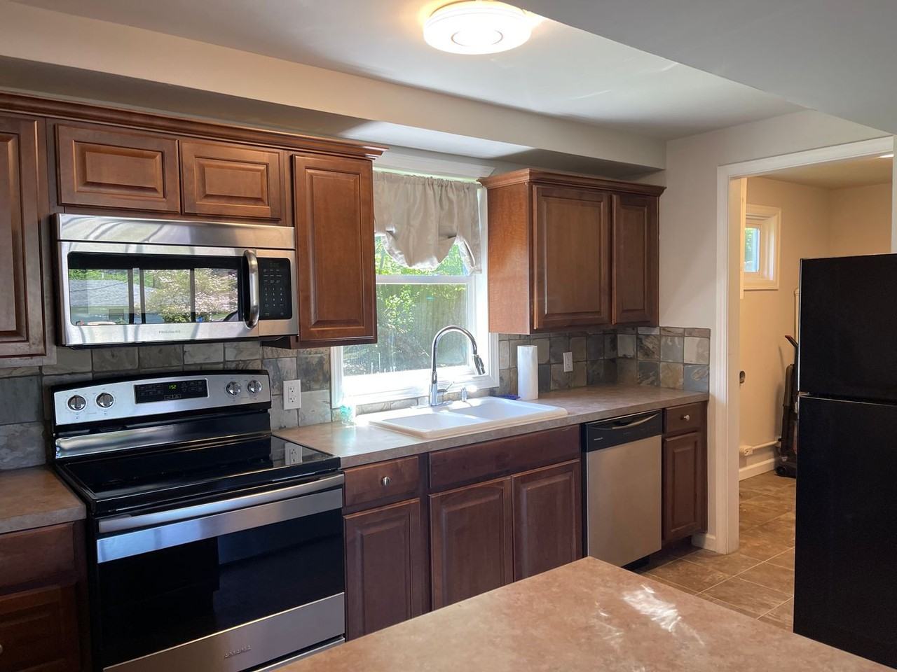 300 Ne 19th Ave - Photo 6 of 14