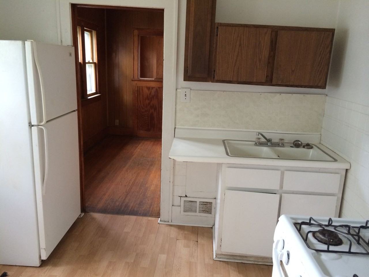 408 Newell St - Photo 4 of 11