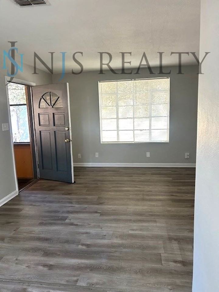 7118 Railey Cir - Photo 3 of 21