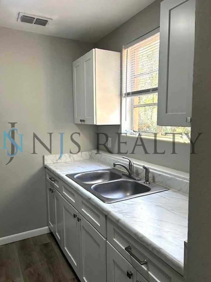 7118 Railey Cir - Photo 6 of 21