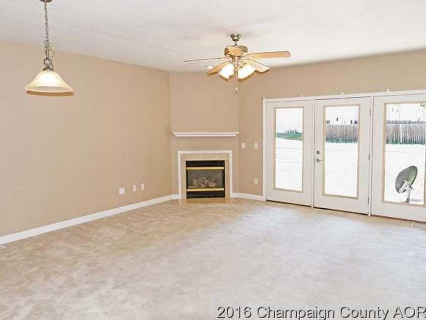 3854 Thornhill Cir - Photo 2 of 8