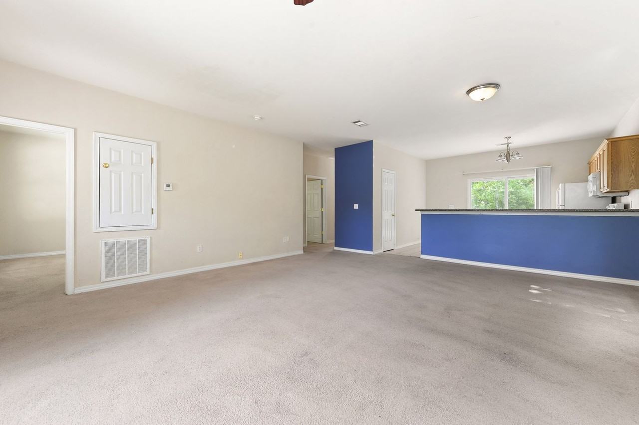 6118 E Benton St - Photo 5 of 10