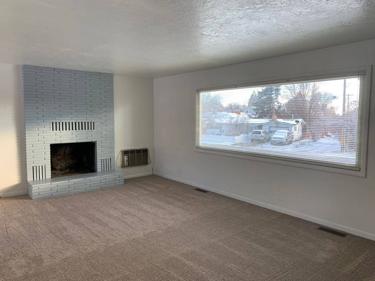 1875 Van Ness Ave - Photo 3 of 20