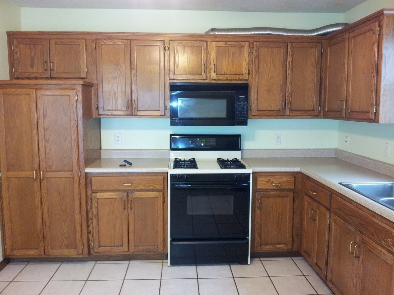 907 Coventry Ct - Photo 3 of 11