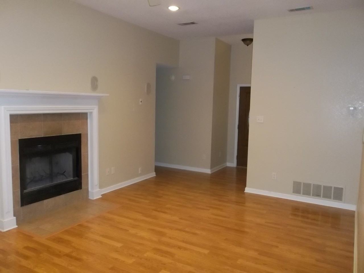 1706 Twisted Oak Dr - Photo 2 of 12