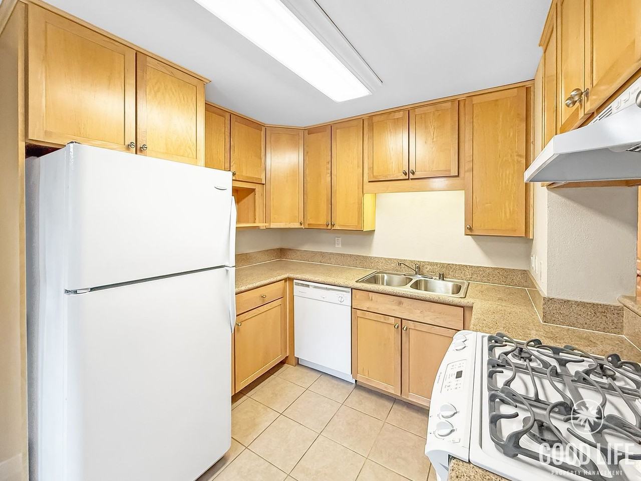 101 S Spruce St #123 - Photo 3 of 18