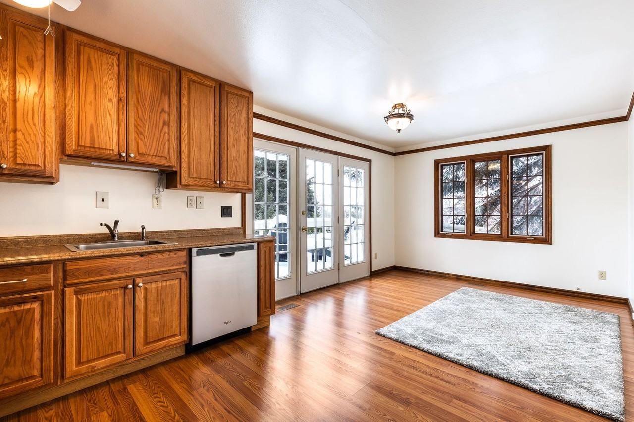 2164 Three Kings Ct - Photo 4 of 23