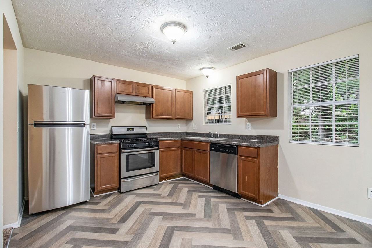 1254 Wellhouse Walk - Photo 5 of 21