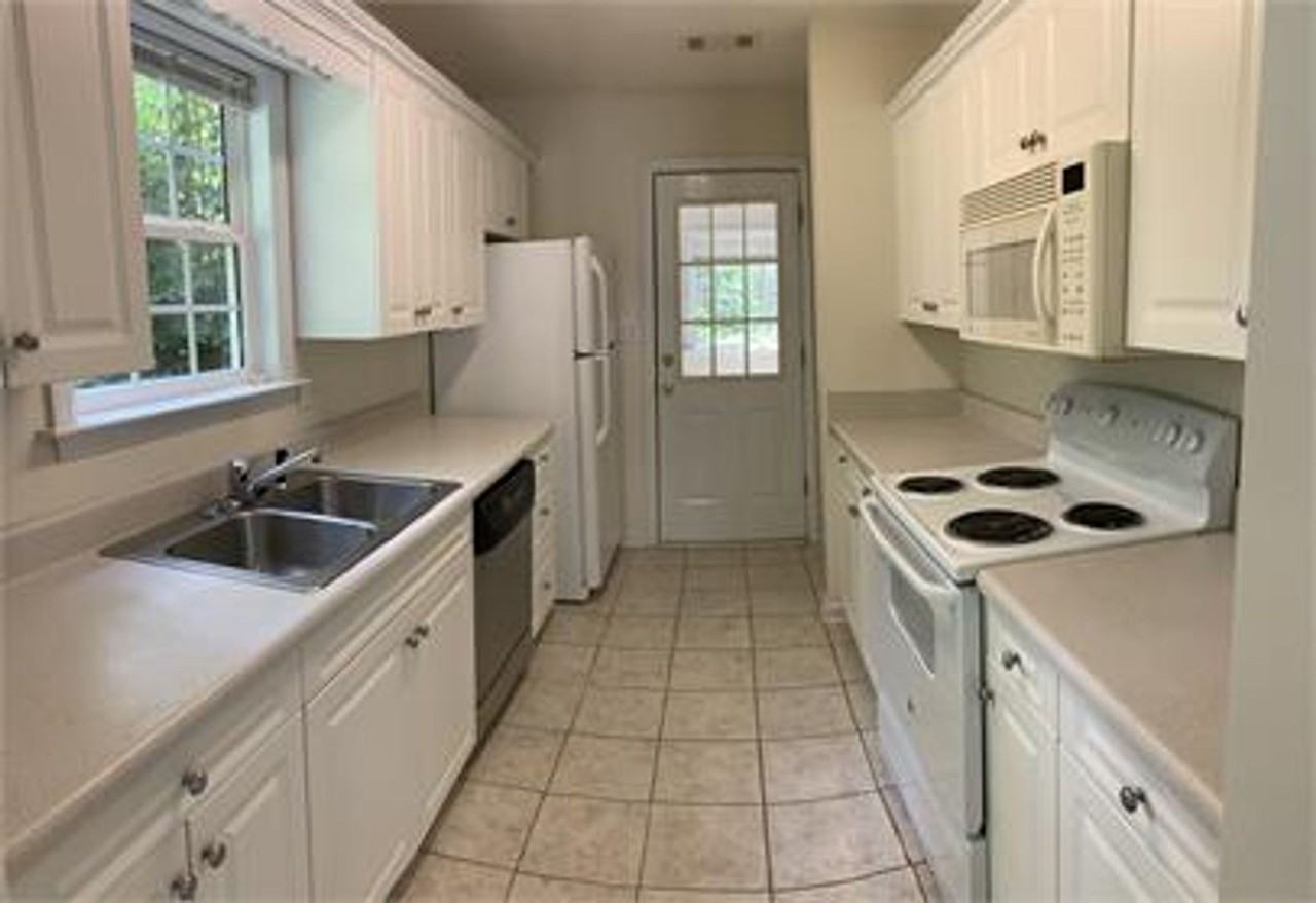 1437 Alpine Dr - Photo 6 of 10