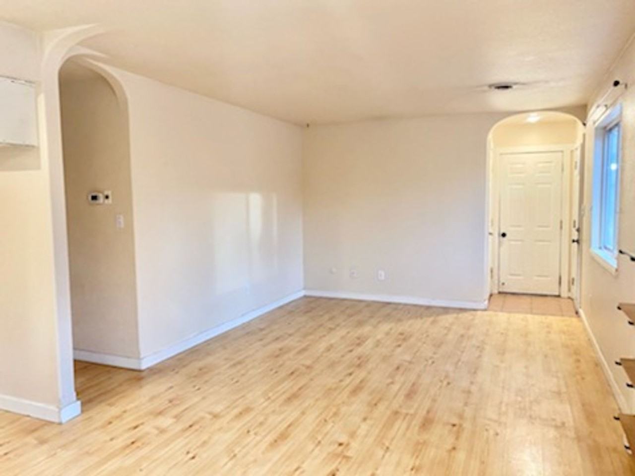 818 Tracey Pkwy - Photo 4 of 11