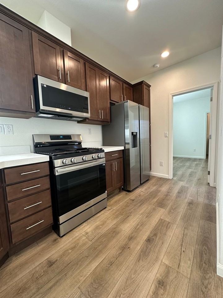 2631 Olive Ave - Photo 5 of 26