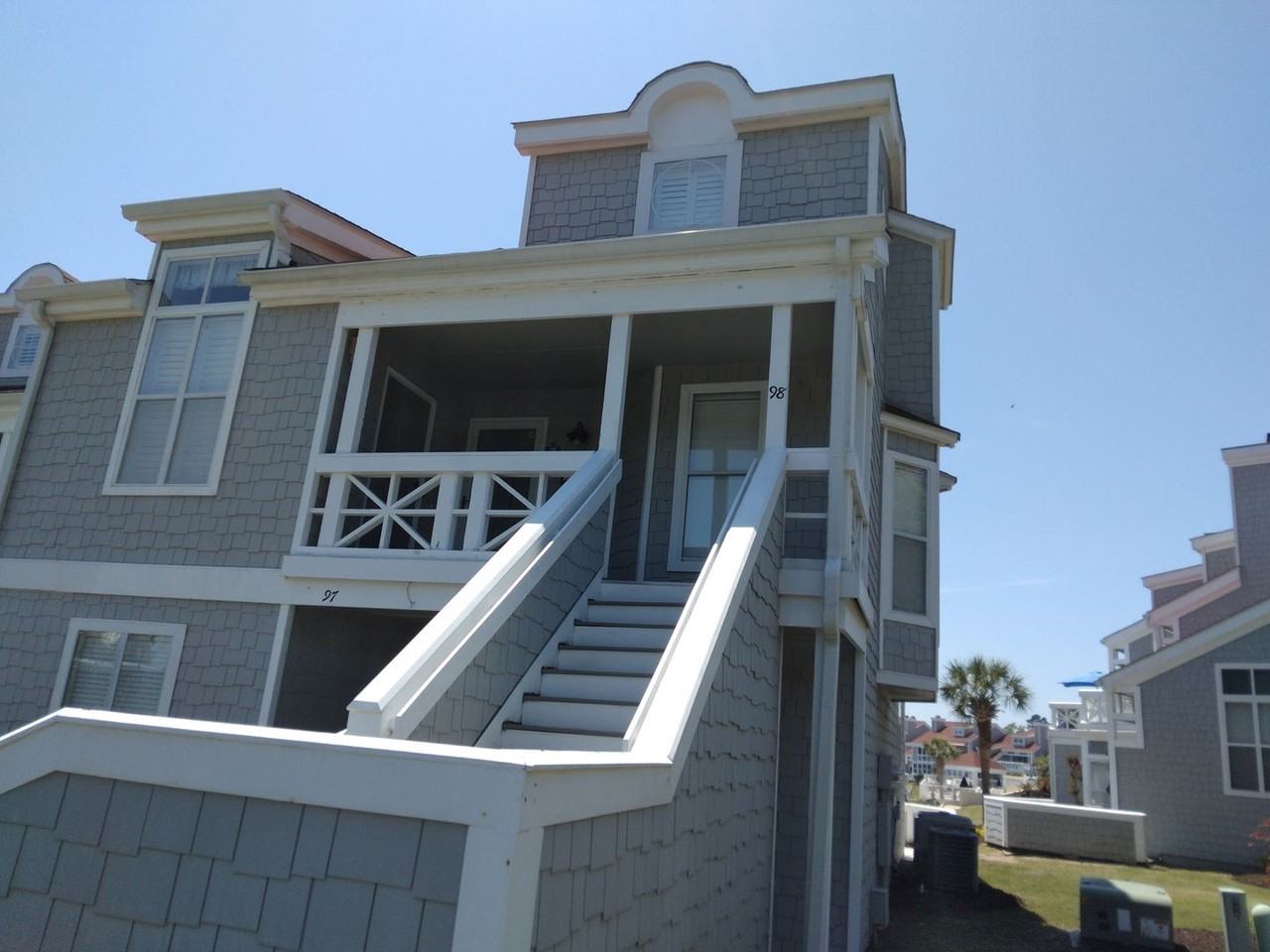 1495 Mariners Pt S - Photo 2 of 35