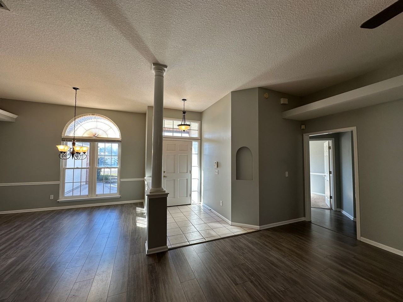 9715 Underwood Ct - Photo 2 of 18