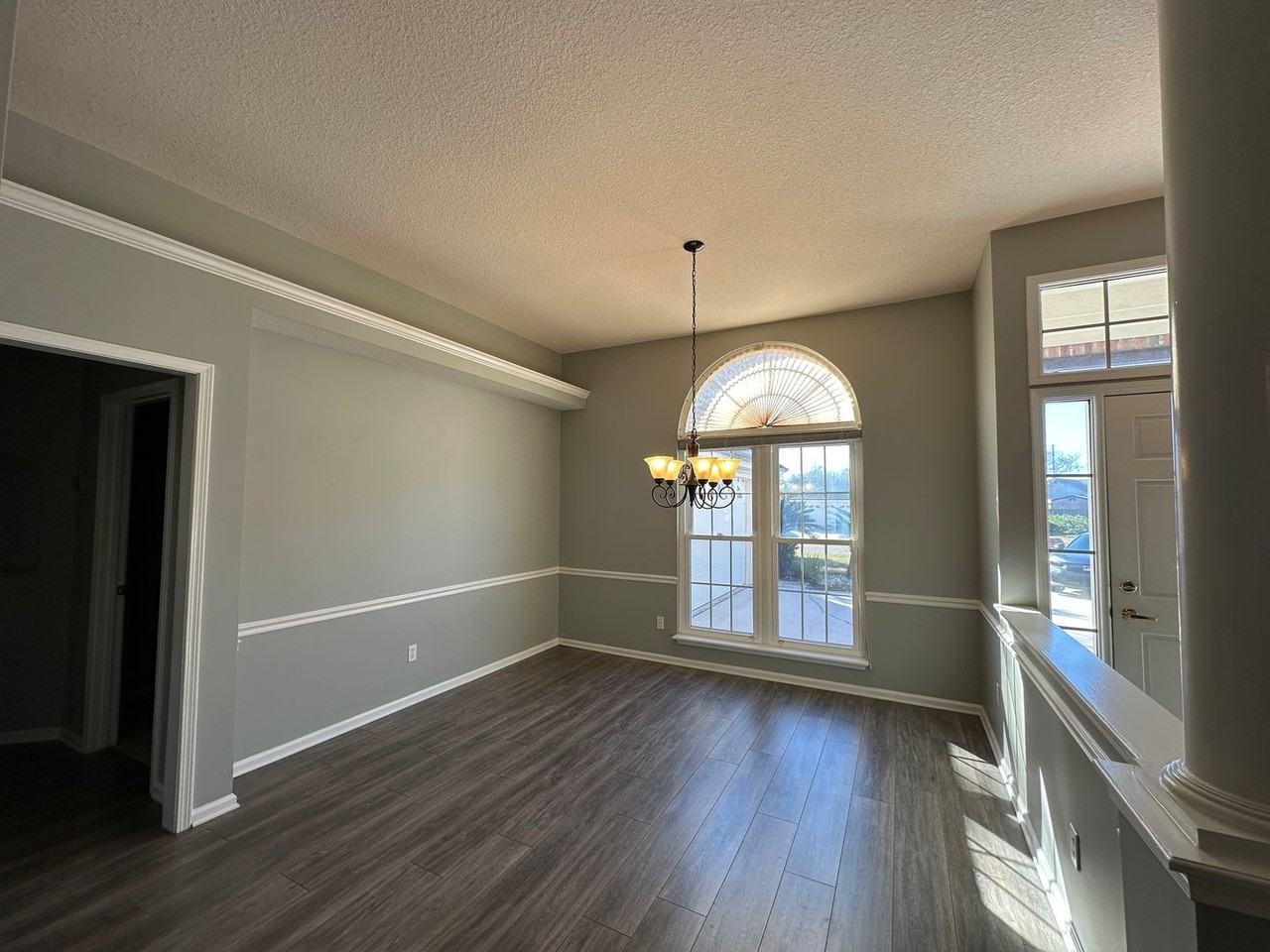 9715 Underwood Ct - Photo 3 of 18