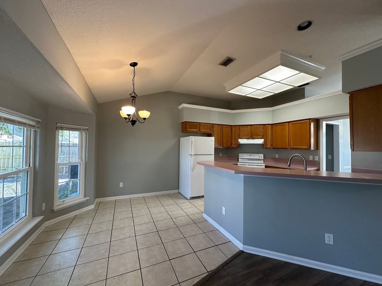 9715 Underwood Ct - Photo 5 of 18