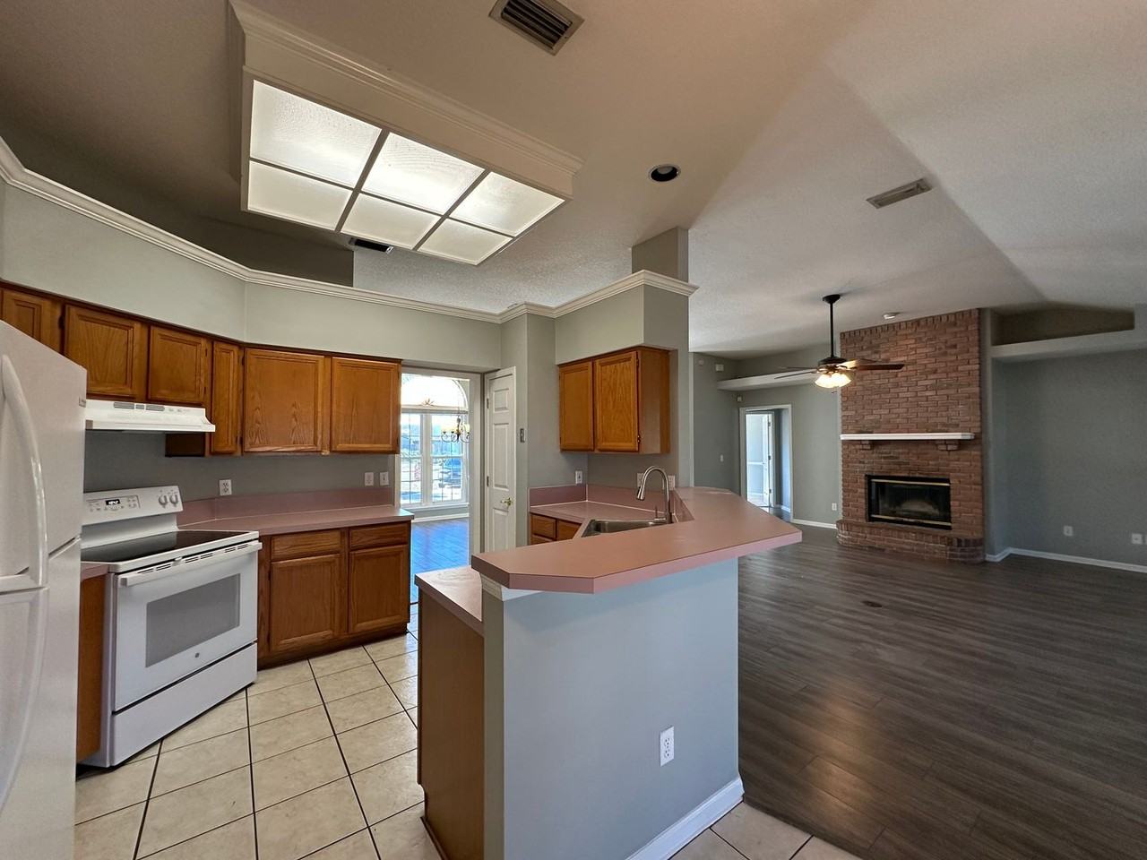 9715 Underwood Ct - Photo 6 of 18