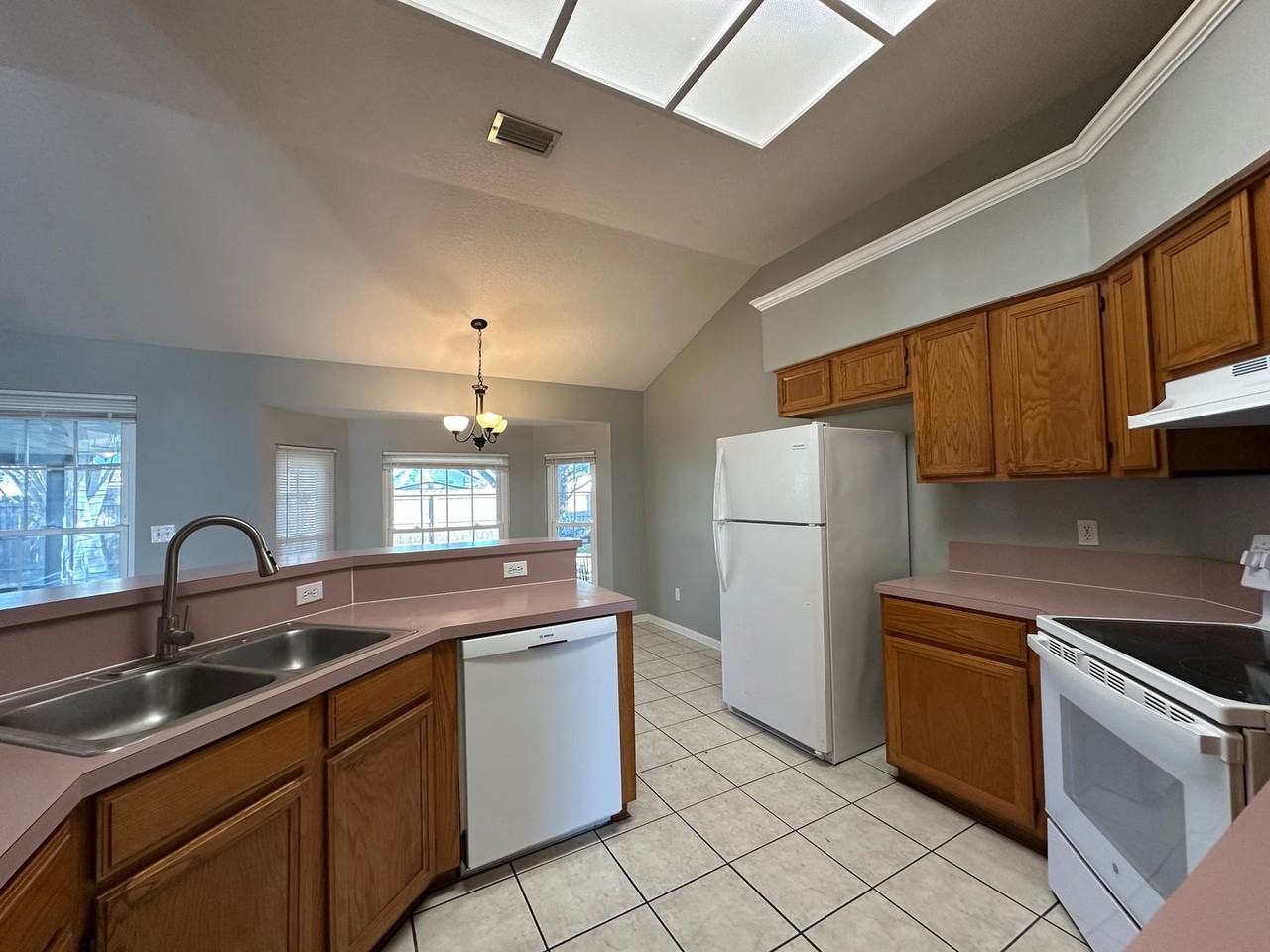 9715 Underwood Ct - Photo 7 of 18