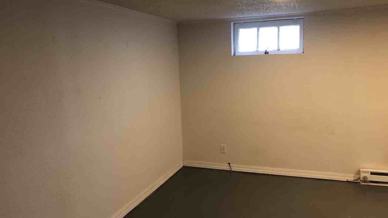 1255 Nw Davis Way - Photo 5 of 47