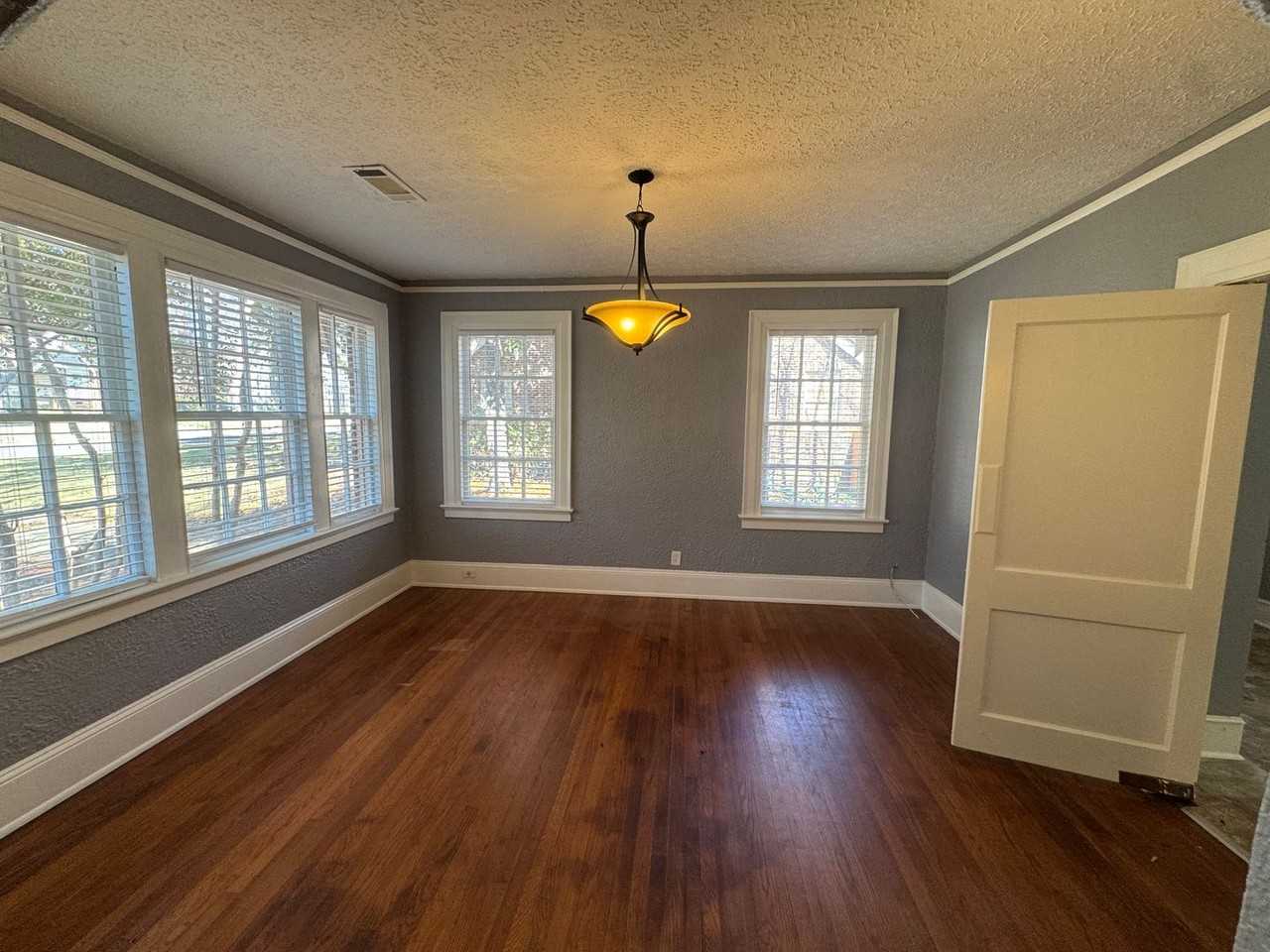 3349 Lexington Rd - Photo 5 of 25