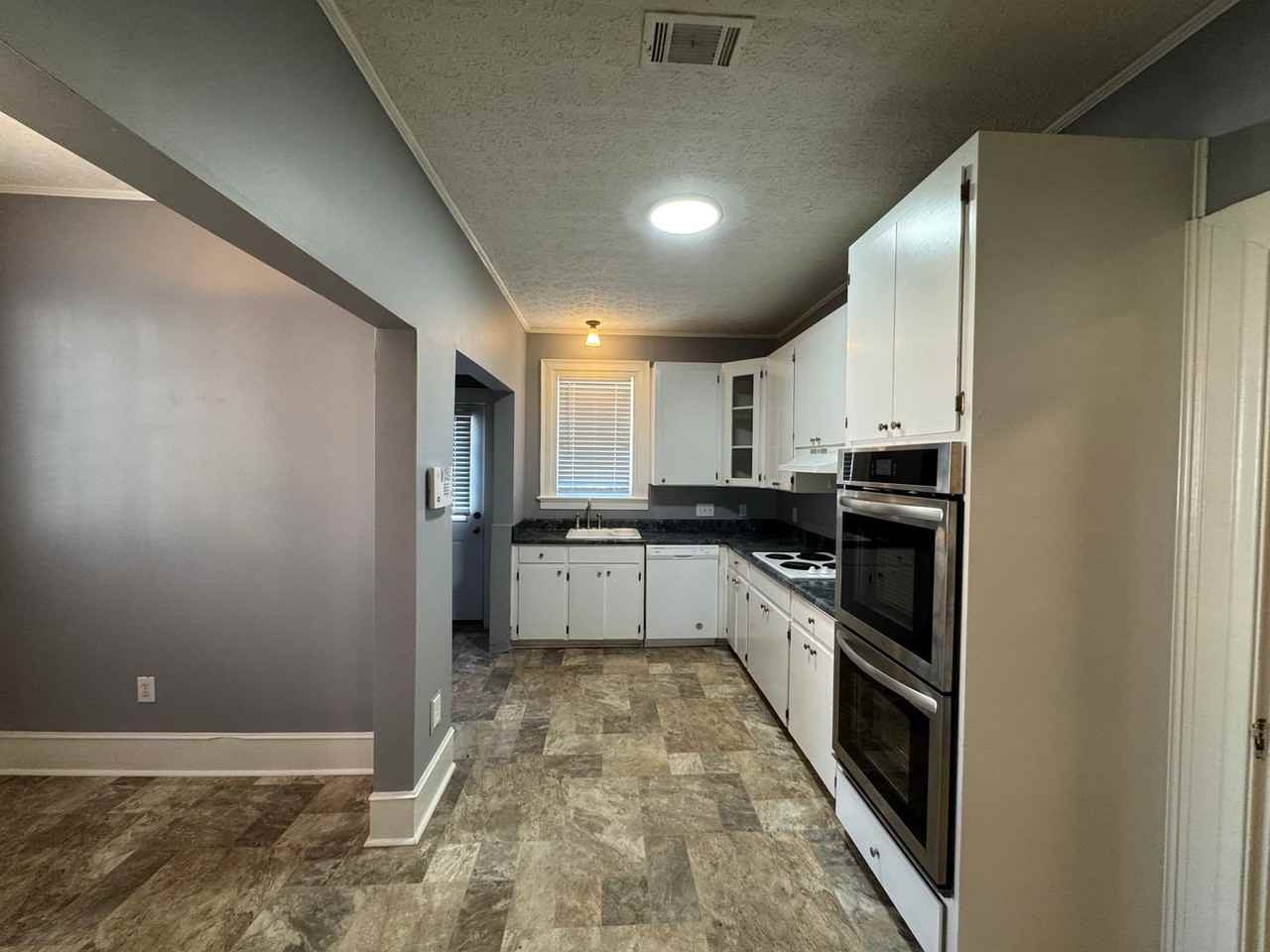 3349 Lexington Rd - Photo 7 of 25