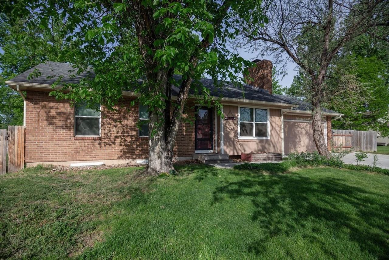 2307 Hampshire Rd - Photo 3 of 33