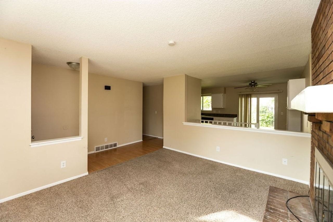 2307 Hampshire Rd - Photo 5 of 33