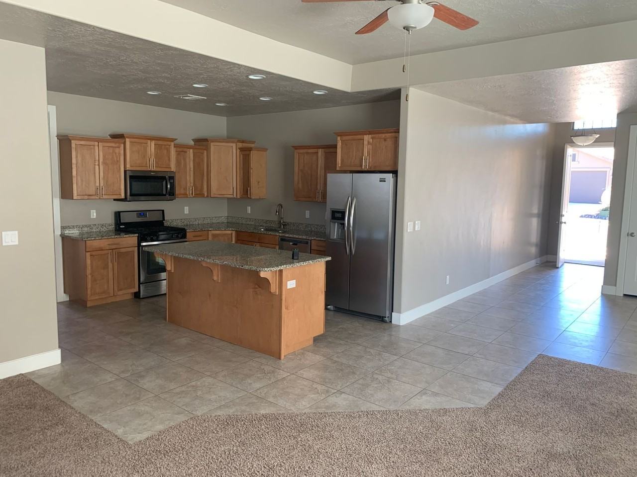 365 N 815 W - Photo 4 of 25