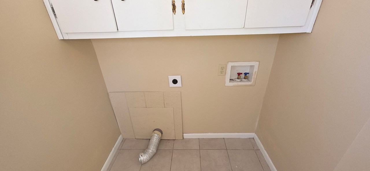 652 S Wildan Ave - Photo 6 of 10