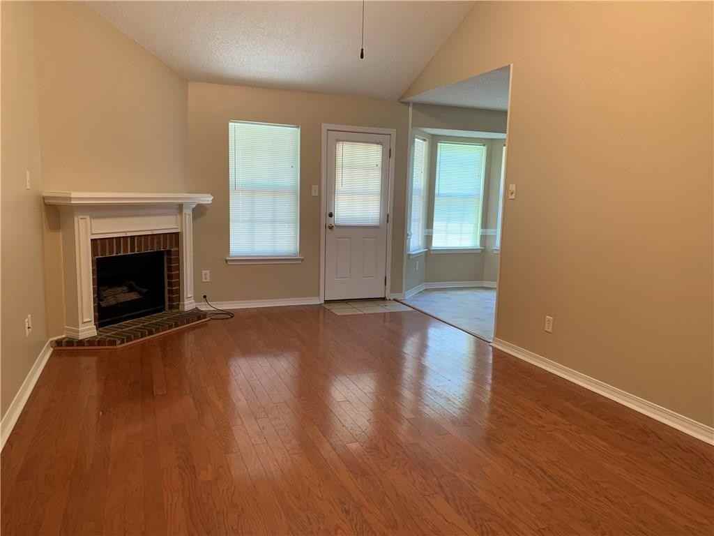 13635 Daniels Dr - Photo 2 of 12