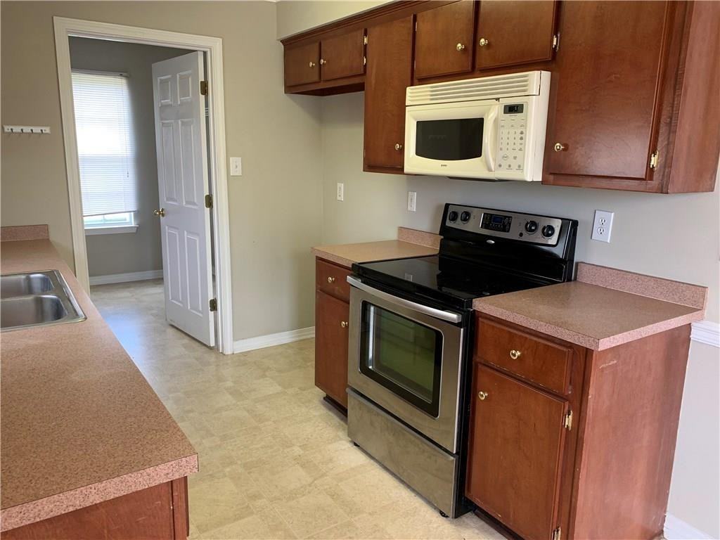 13635 Daniels Dr - Photo 3 of 12