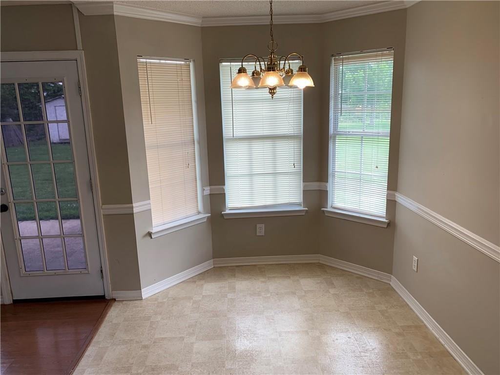 13635 Daniels Dr - Photo 4 of 12